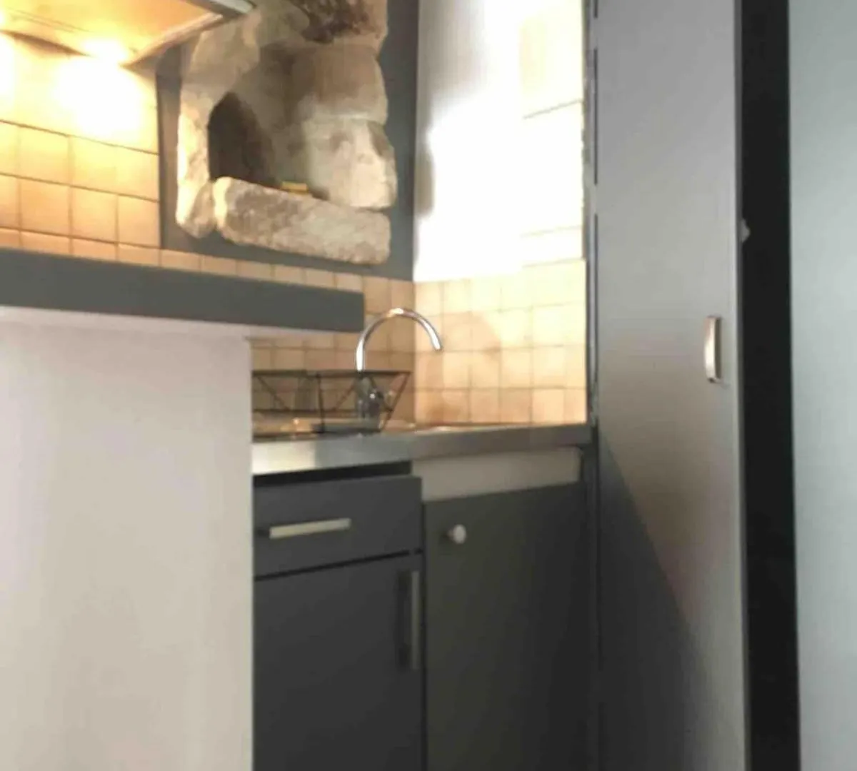 Studio Avignon Intra-Muros 0*,  France